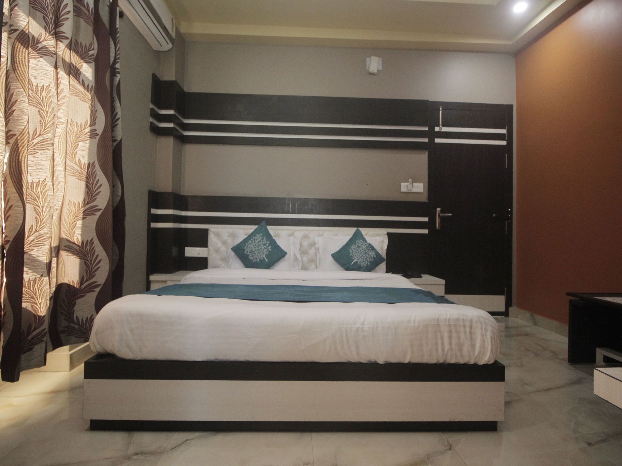 Oyo 9507 Hotel Sathi Residency Siliguri Εξωτερικό φωτογραφία